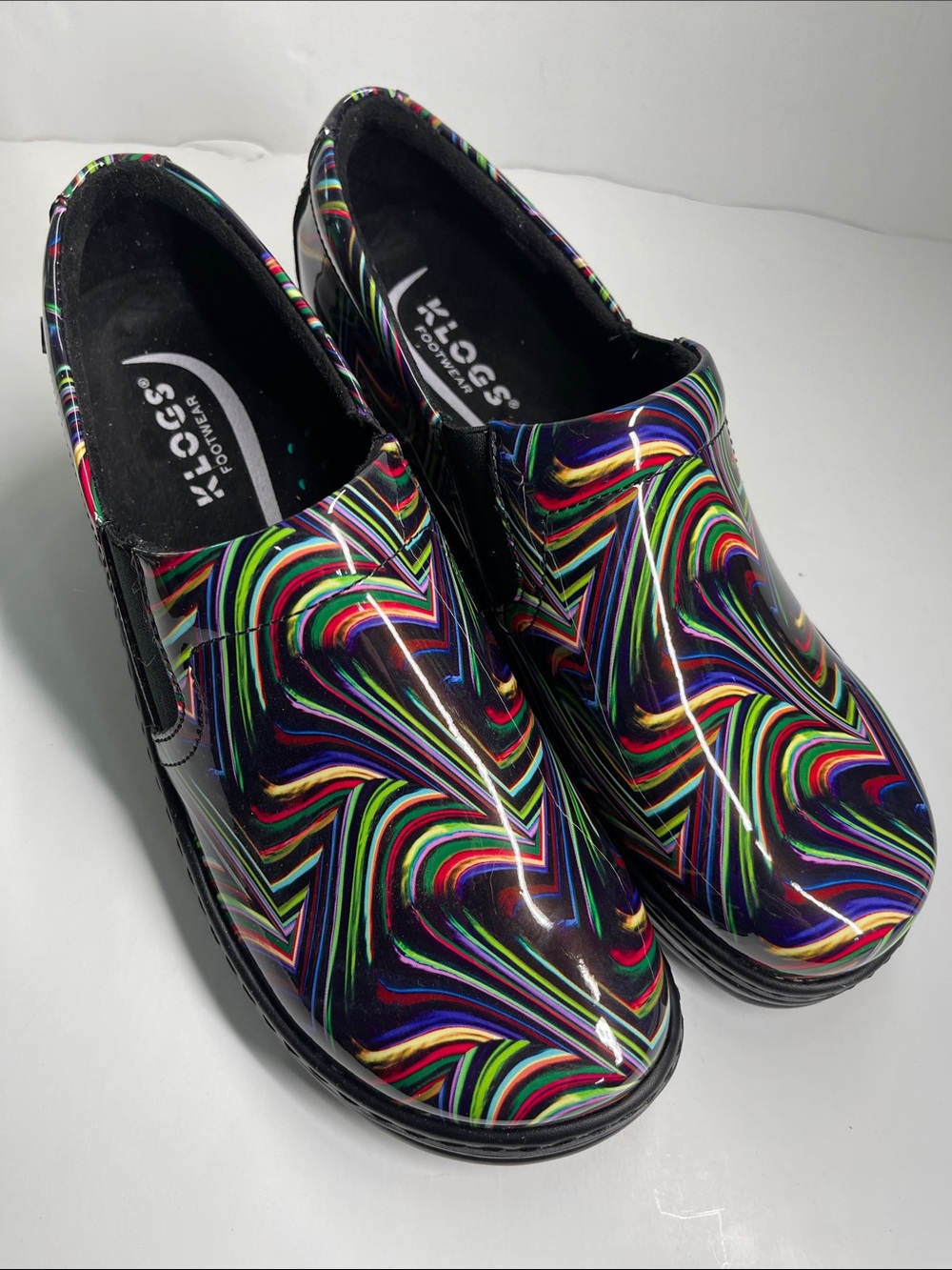 Klogs Footwear Ranbow Patent clog NIB